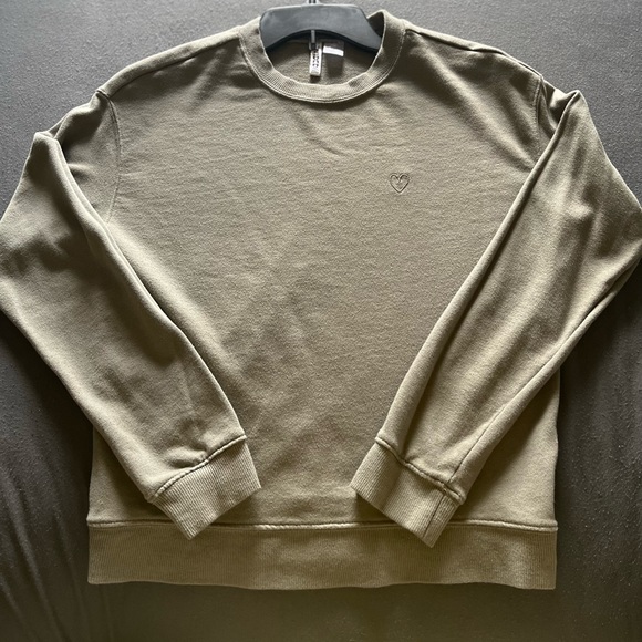 H&M sweatshirt olive green size small - Picture 3 of 3